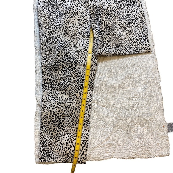 Chico's White Leopard Animal Print Pull On Crop Pants Ladies Size 10/Chico 1.5 - Picture 8 of 10